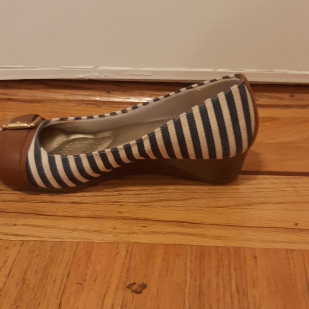 Wedge shoes - Picture 2 of 2